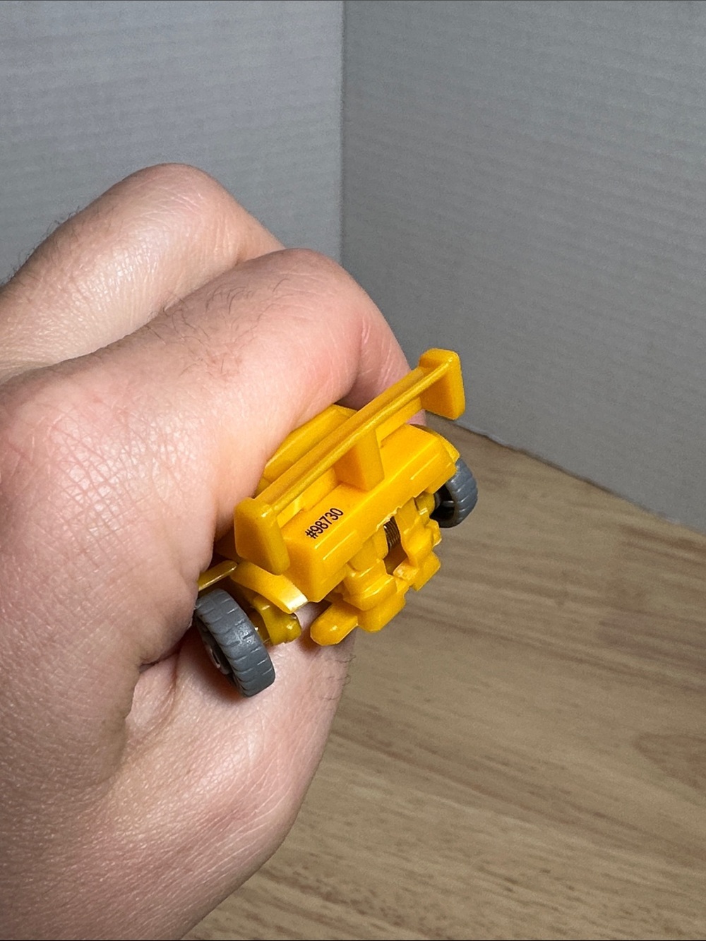 2011 Bot Shots Autobots Bumblebee 🐝 and Sentinal Prime - Picture 8 of 9